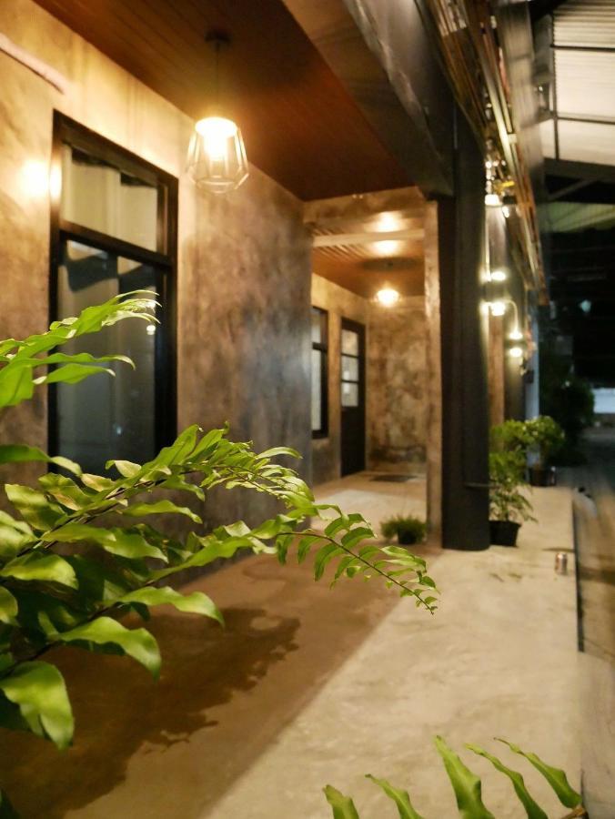 Neat Hostel Τσιάνγκ Μάι Εξωτερικό φωτογραφία